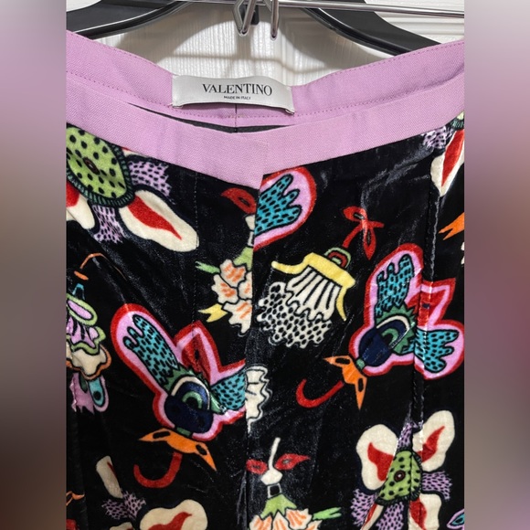 Authentic Valentino Garavani Floral Blend Printed Mid-Rise Pants - Picture 5 of 13